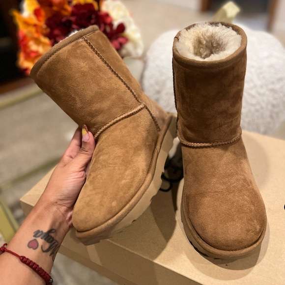 Other - UGG Kids Classic